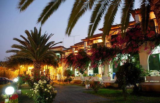 paradise hotel tsilivi